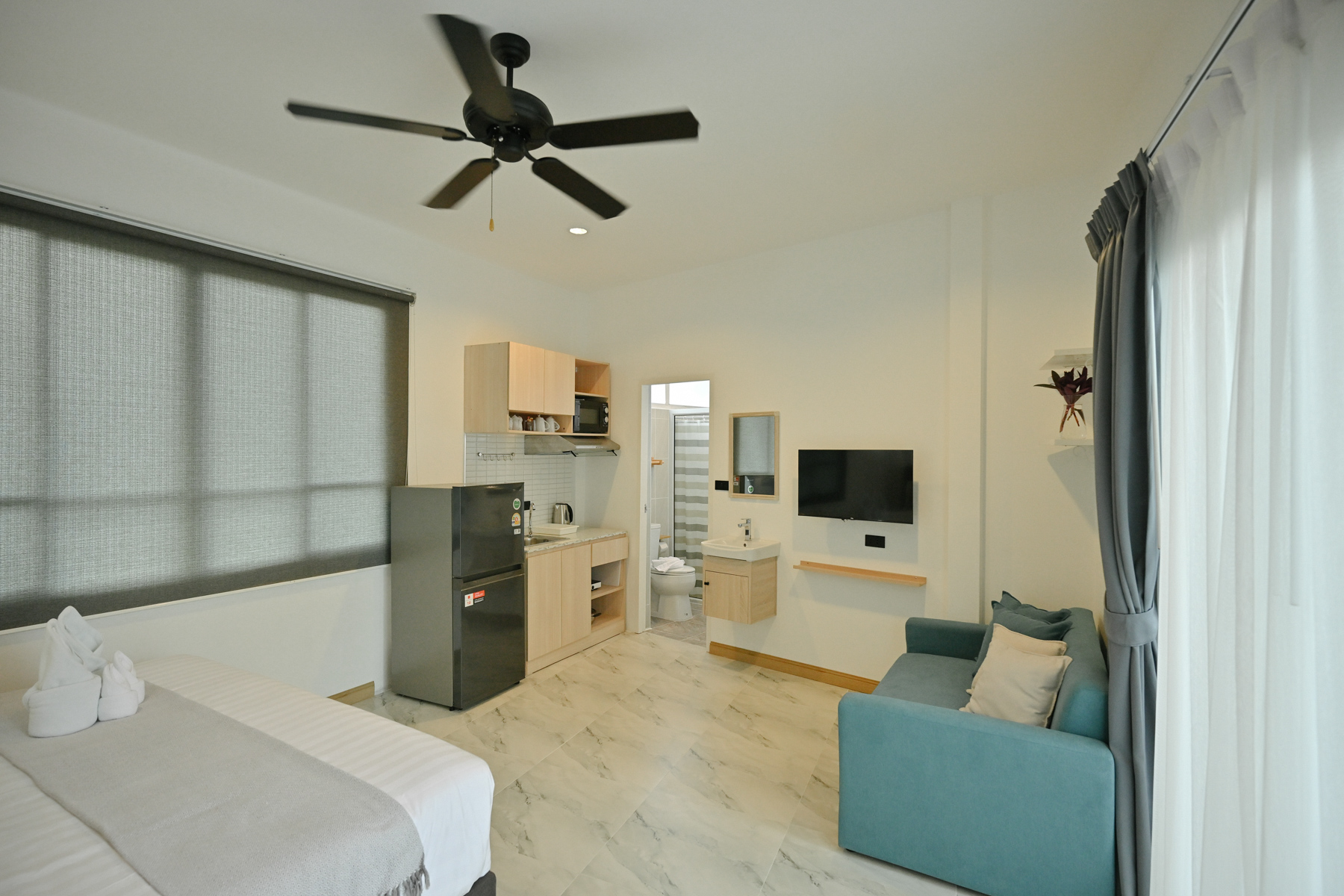 Studio With Kitchen